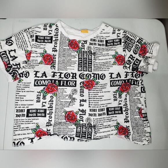 Vibe N' Selena Quintanilla-Perez Song Lyrics Crop Top - Picture 4 of 8